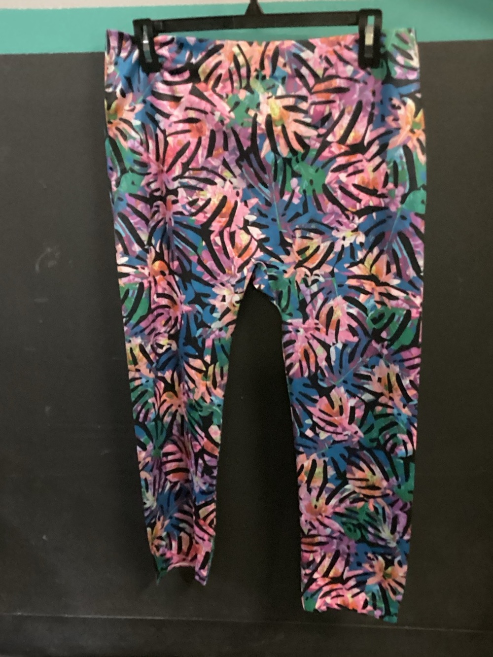 No Boundaries Multicolor Tropical Leaf Print Leggings